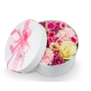 Box růžových květin zavřený